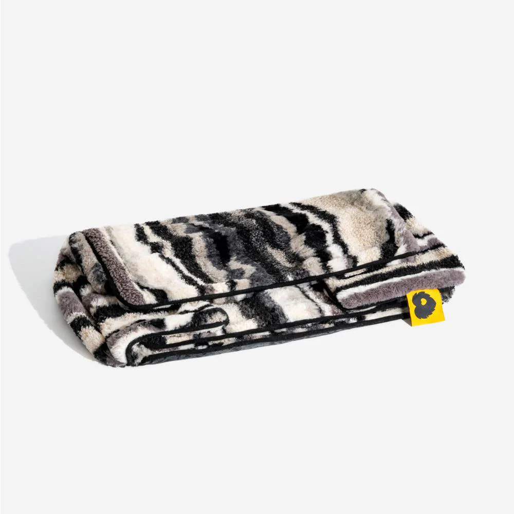 Bed Cover - Trendy Striped Faux Lambswool Double Layer Dog & Cat Sofa Bed - Image 4