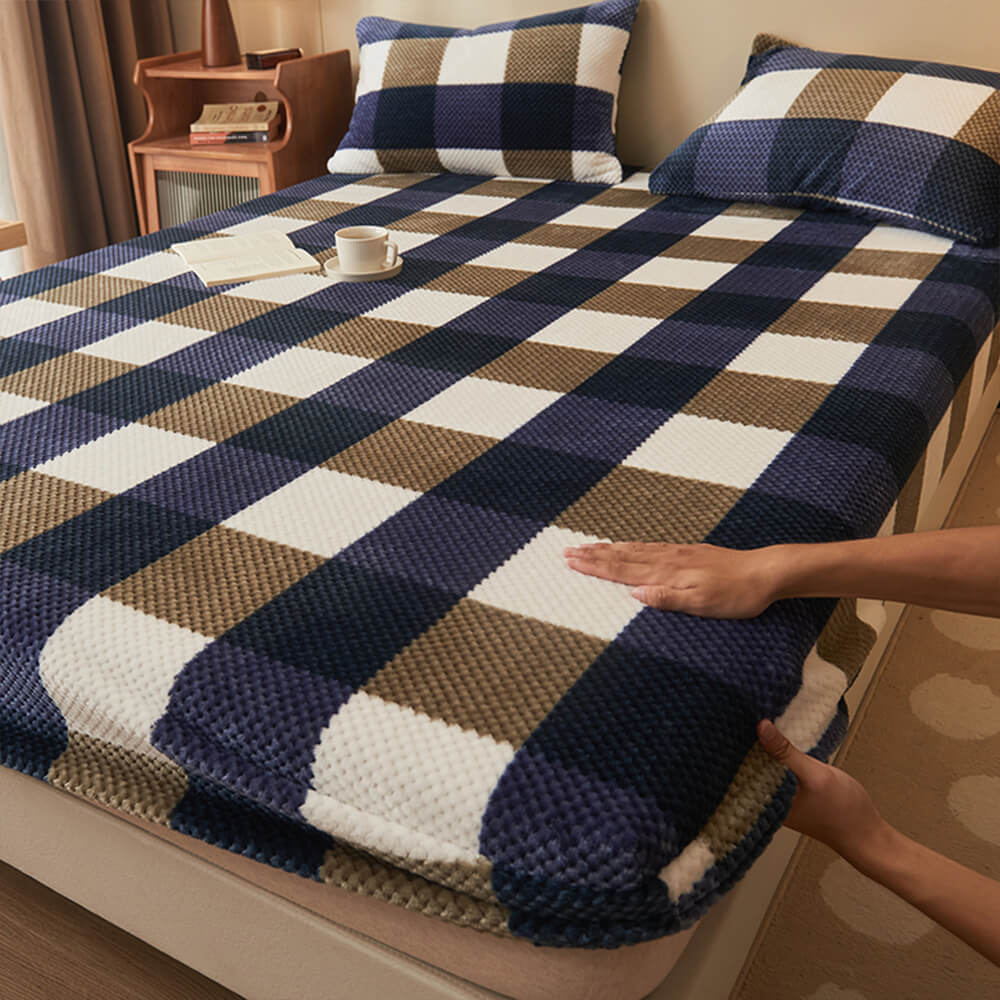 Classic Pineapple Grid Velvet Warm Fitted Sheet Mattress Cover - Image 11