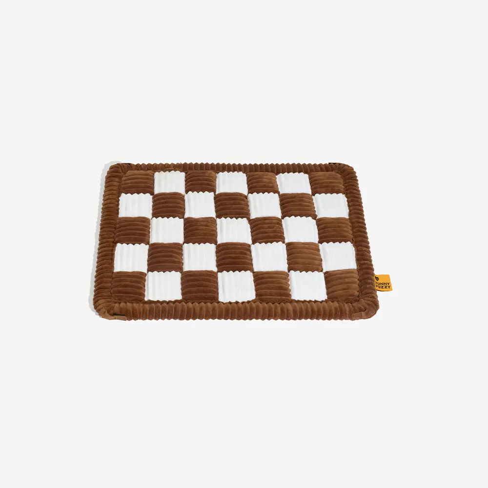 Cozy Plaid Non-Slip Dog Bed Mat for Car Seat Extender - Image 12