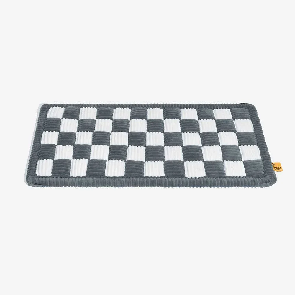Cozy Plaid Non-Slip Dog Bed Mat for Car Seat Extender - Image 16