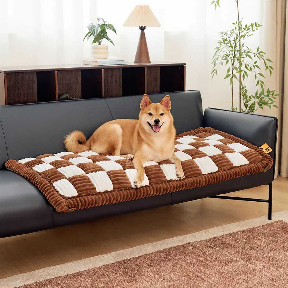 Cozy Plaid Non-Slip Dog Bed Mat for Car Seat Extender - Image 9