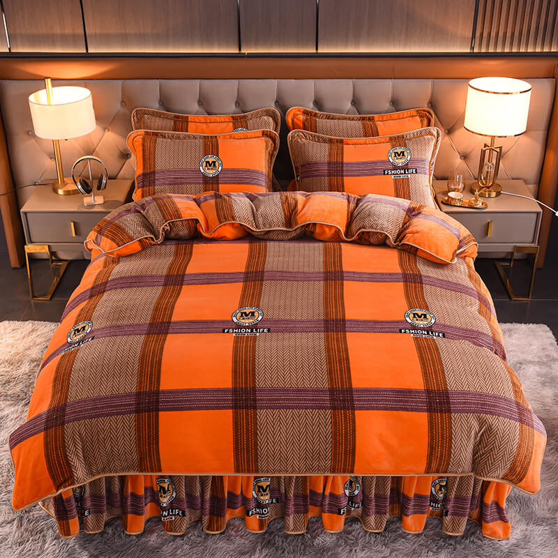 Modern Style Thickened Comfortable Milk Velvet Bed Sheet Set - Image 3